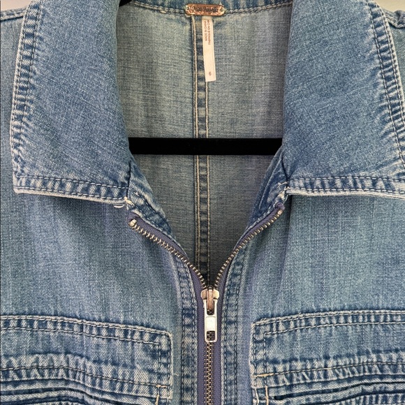NWOT FREE PEOPLE DENIM JUMPER SIZE 6 - Picture 2 of 4